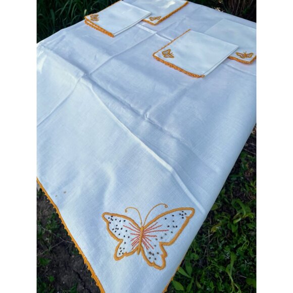 Vintage 1950s Cotton Tablecloth Napkin Set Embroidered Butterfly - Picture 9 of 15